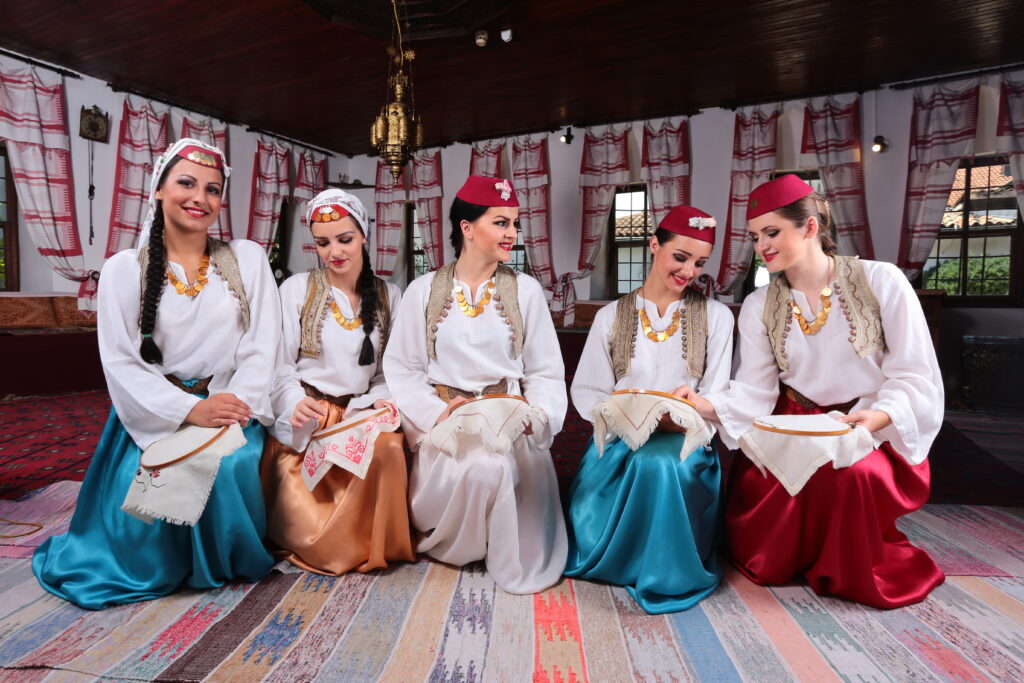 16. Međunarodni festival folklora “Iz bakine škrinje” i Dani kulturne baštine