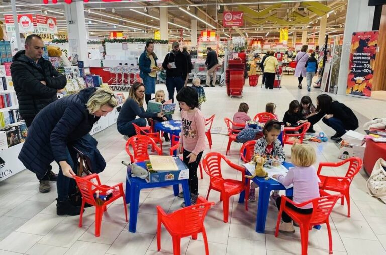 U centru SUPERNOVA Koprivnica održan pop-up program “Čitamo u ritmu grada!”