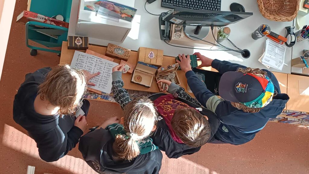 Ljubitelji Harryja Pottera oduševljeni igrom Escape Room u koprivničkoj Knjižnici