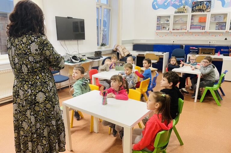 Pričaonica za predškolce s Jelenom Brezovec