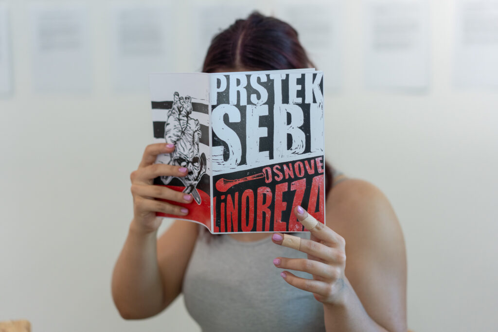 Prstek sebi #2 / pop-up izložba linoreza