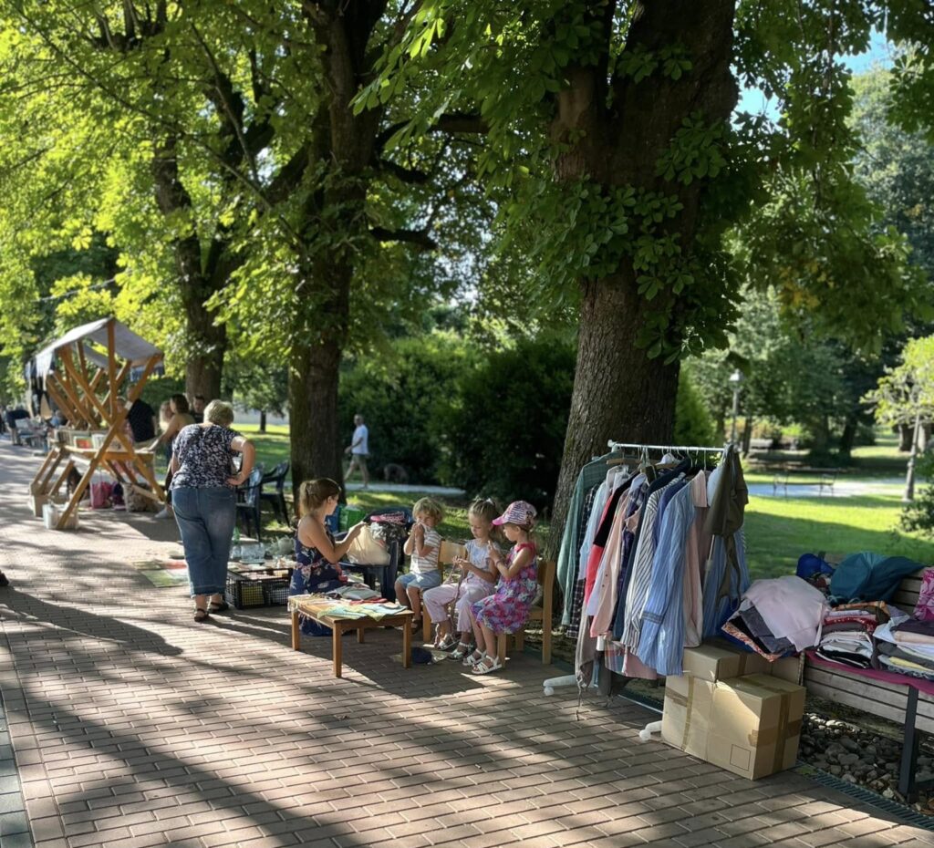 Ljetna tržnica knjiga i buvljak u parku!