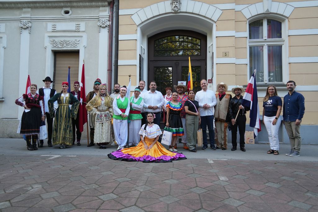 Održan svečani prijem za sudionike 18. Međunarodnog festivala „Iz bakine škrinje“