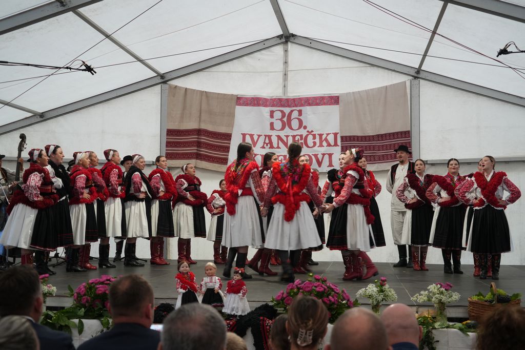 Počeli 36. Ivanečki kresovi